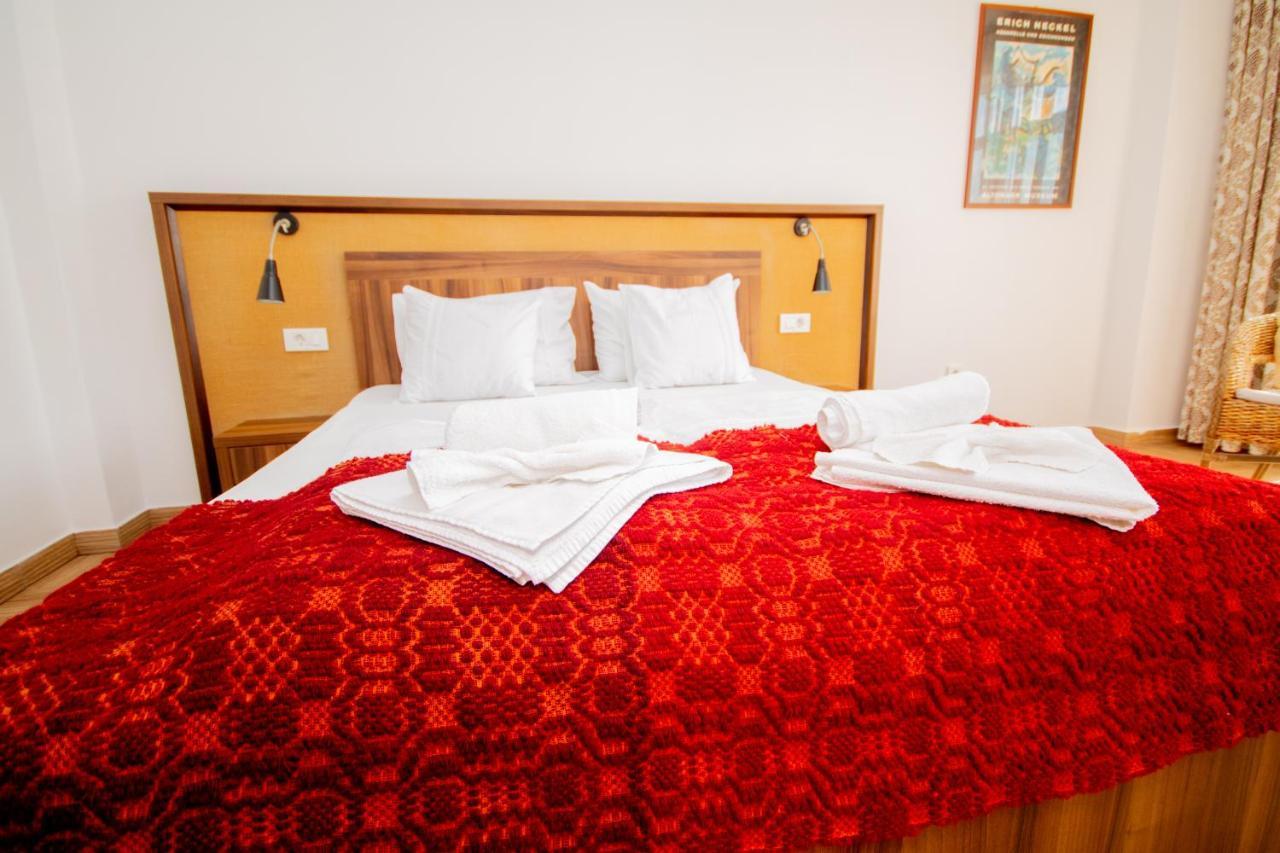 Mai Danube Hotel Ieşelniţa Eksteriør billede