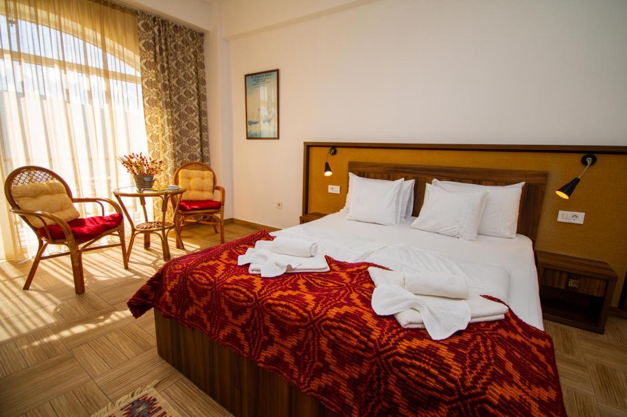 Mai Danube Hotel Ieşelniţa Eksteriør billede