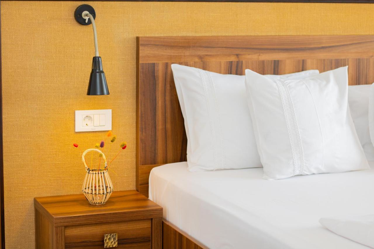 Mai Danube Hotel Ieşelniţa Eksteriør billede