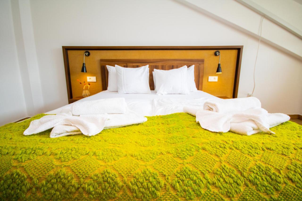 Mai Danube Hotel Ieşelniţa Eksteriør billede