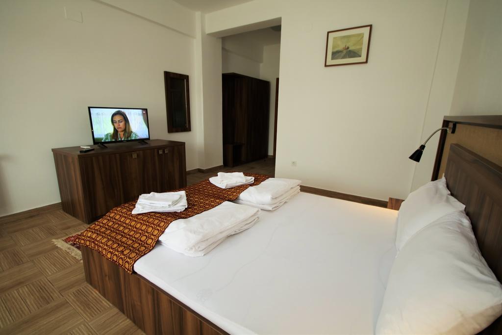 Mai Danube Hotel Ieşelniţa Eksteriør billede