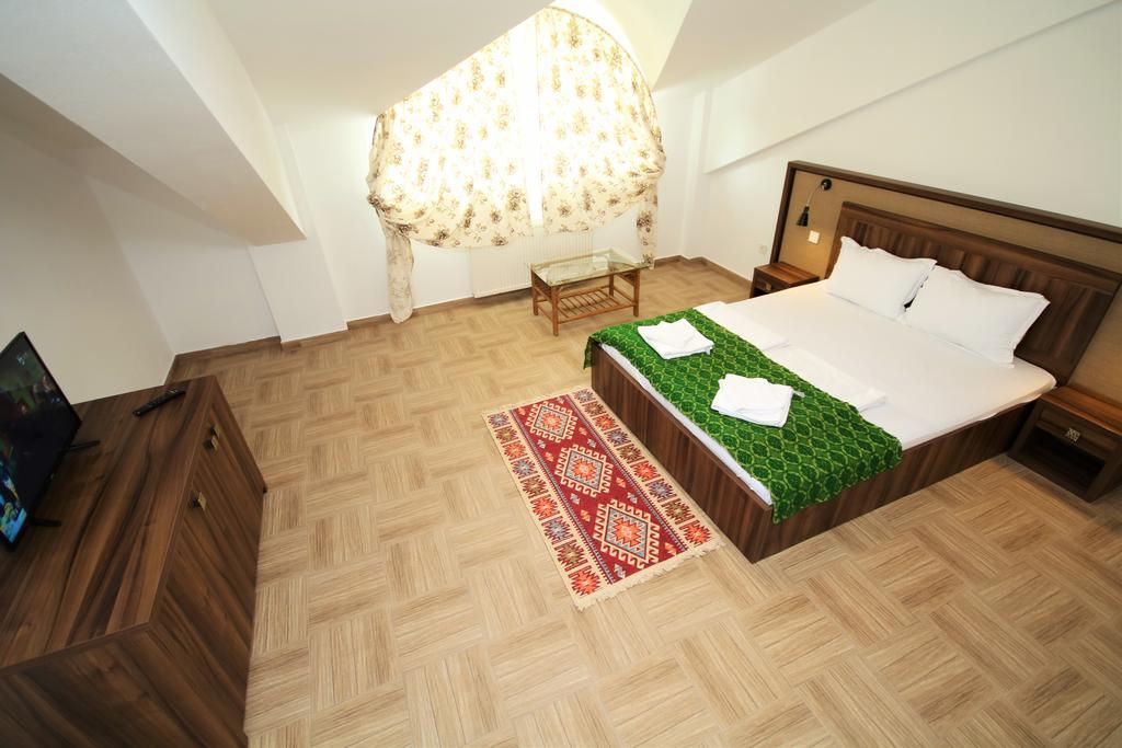 Mai Danube Hotel Ieşelniţa Eksteriør billede