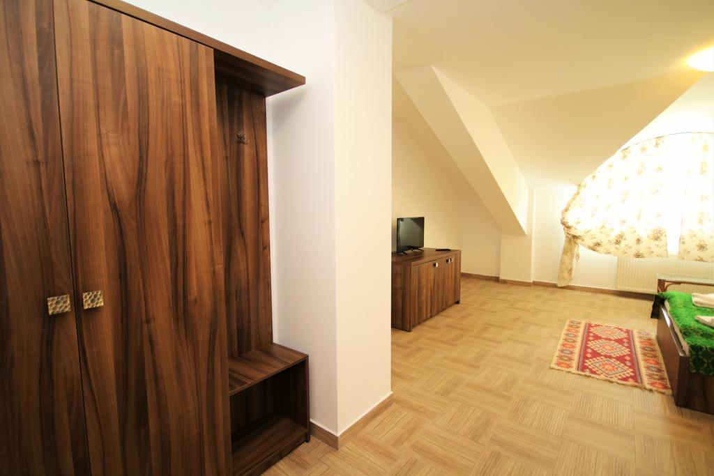 Mai Danube Hotel Ieşelniţa Eksteriør billede