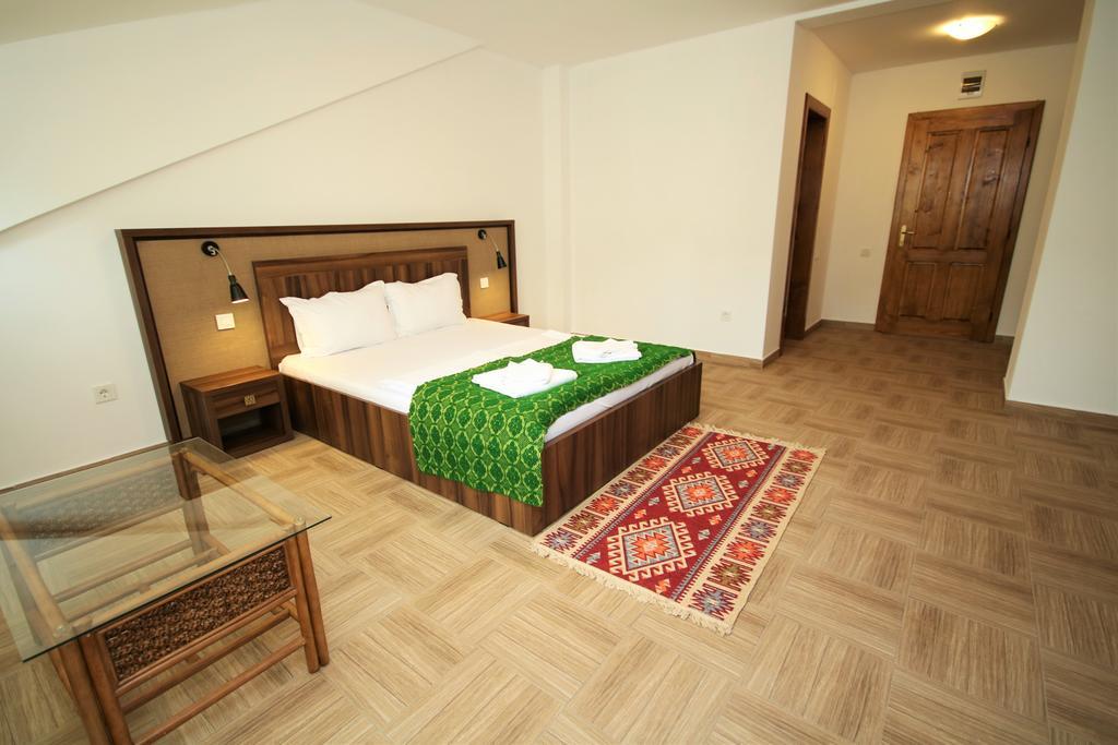 Mai Danube Hotel Ieşelniţa Eksteriør billede