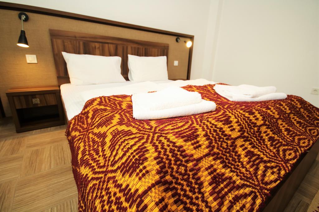 Mai Danube Hotel Ieşelniţa Eksteriør billede