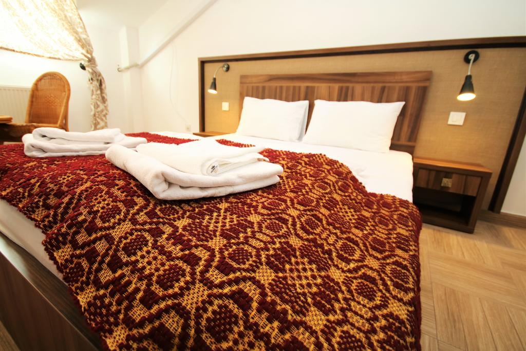 Mai Danube Hotel Ieşelniţa Eksteriør billede