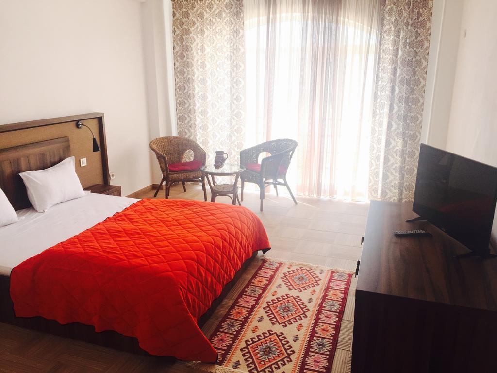 Mai Danube Hotel Ieşelniţa Eksteriør billede
