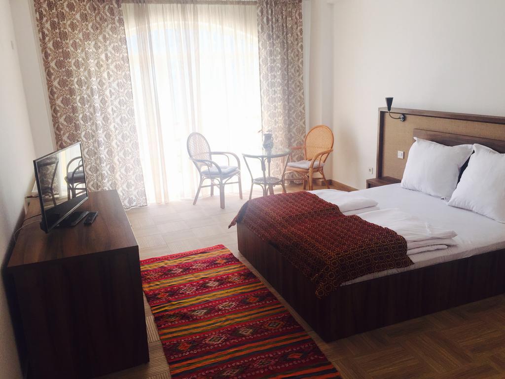 Mai Danube Hotel Ieşelniţa Eksteriør billede