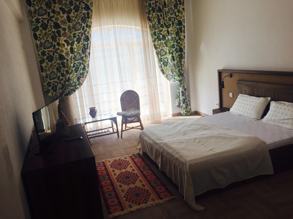 Mai Danube Hotel Ieşelniţa Eksteriør billede