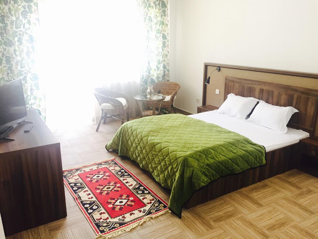 Mai Danube Hotel Ieşelniţa Eksteriør billede