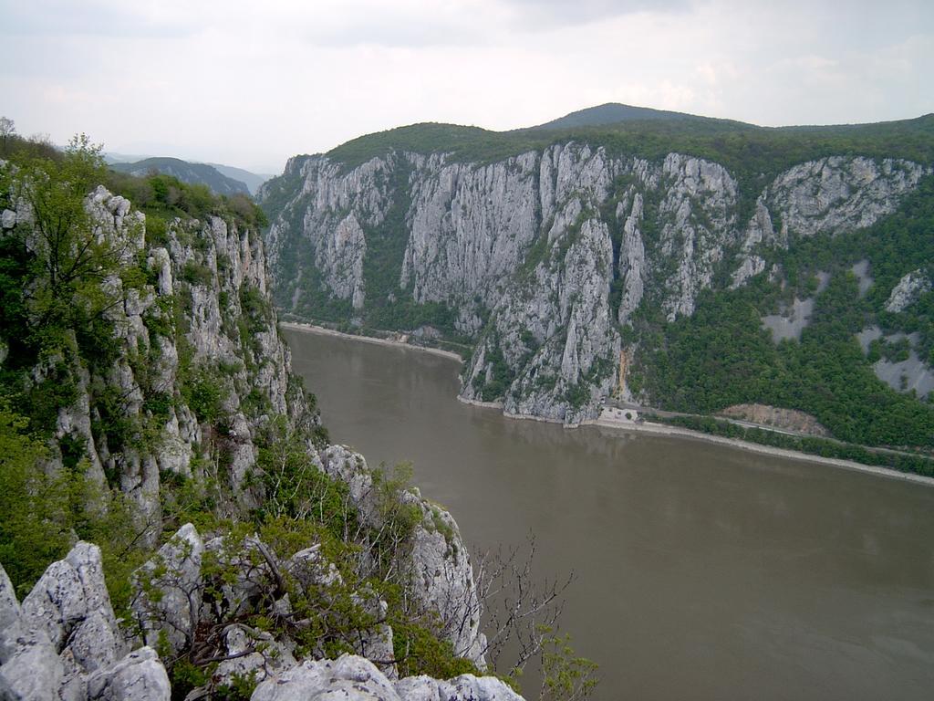 Mai Danube Hotel Ieşelniţa Eksteriør billede