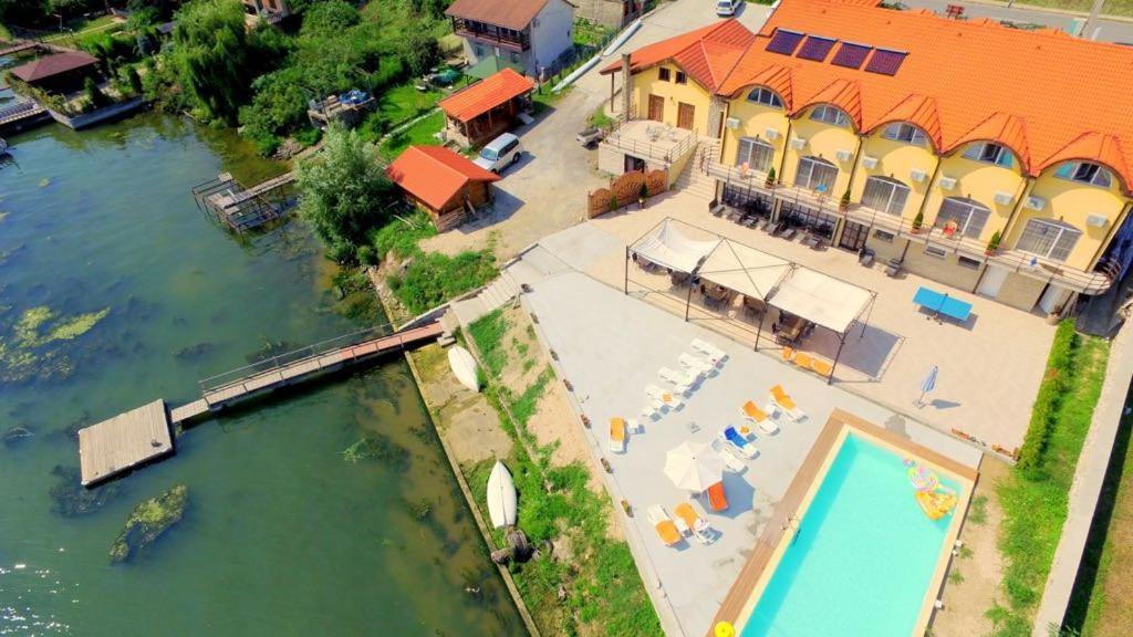 Mai Danube Hotel Ieşelniţa Eksteriør billede