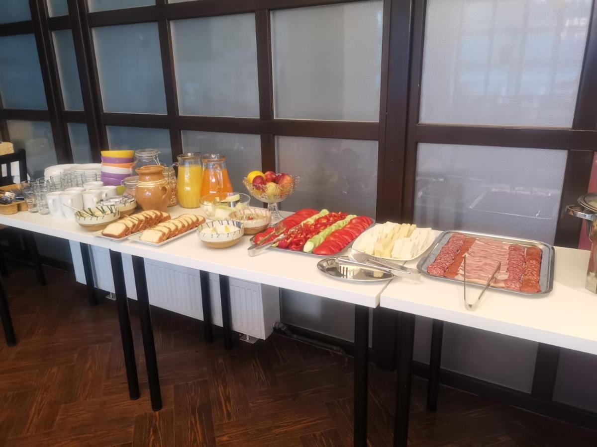 Mai Danube Hotel Ieşelniţa Eksteriør billede