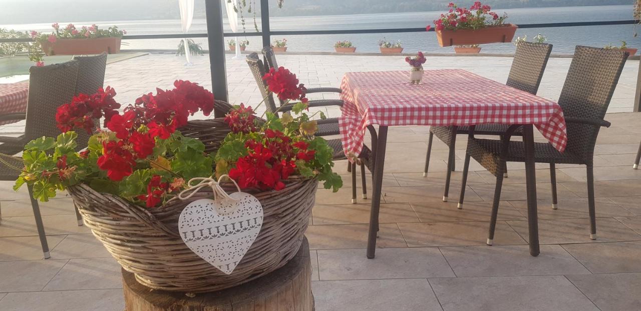 Mai Danube Hotel Ieşelniţa Eksteriør billede